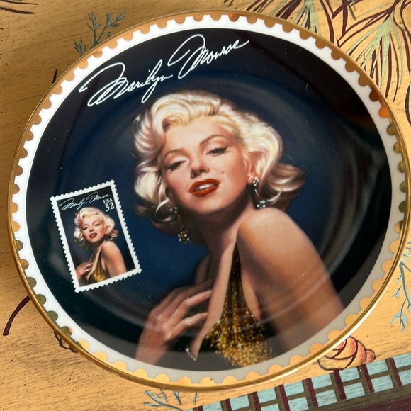 Marilyn Monroe collector plate - Picture 3 of 9
